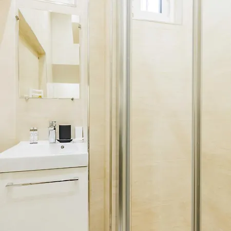 Quiet 1br 4p - Place Des Victoires